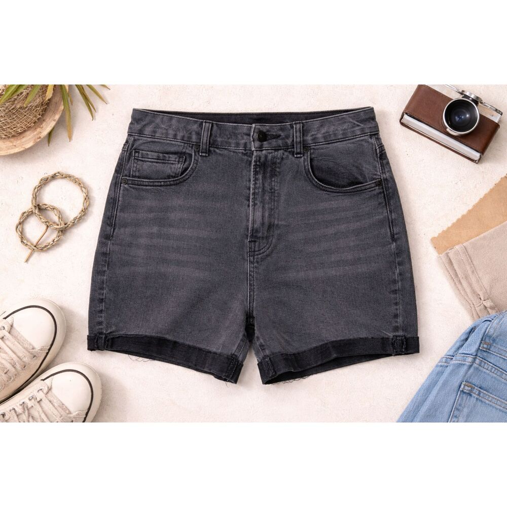 American Eagle Highest Rise Mom Shorts Women’s 12 Black Cut Off (1027)